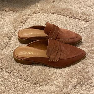 Rust colored Mi.im mules. Size 7.